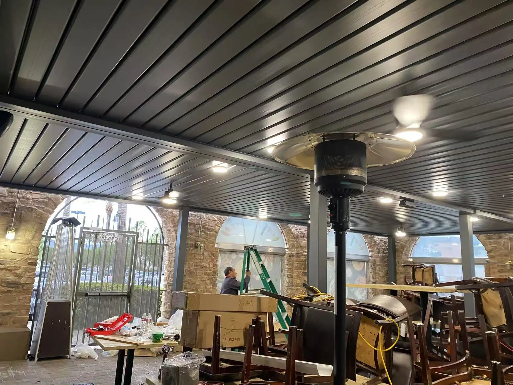 Buffet Star Patio Lounge Actual Photo 4