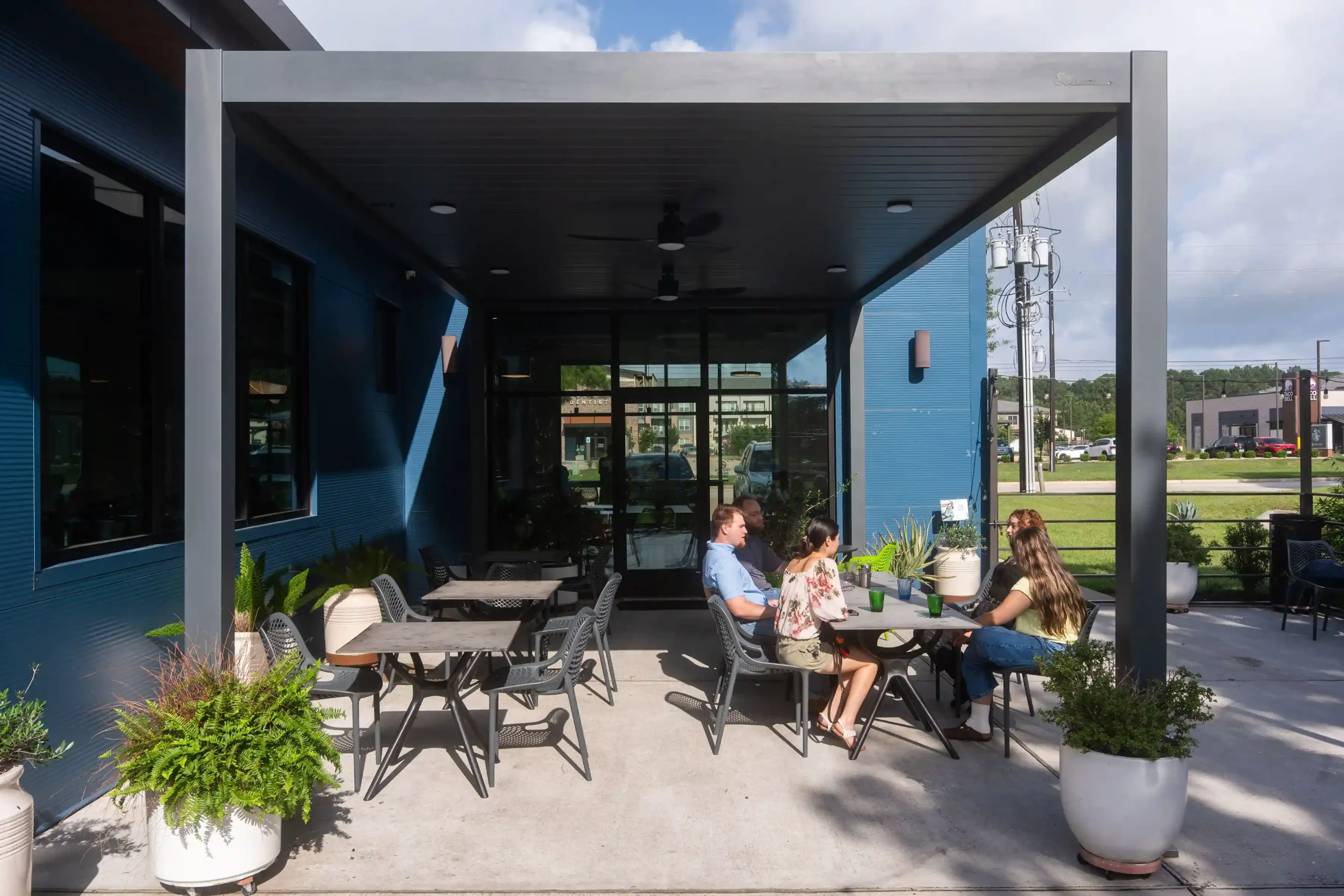 Cafe Patio Lounge Pain Solution 4_Pergola replaces umbrellas, hassle-free operation