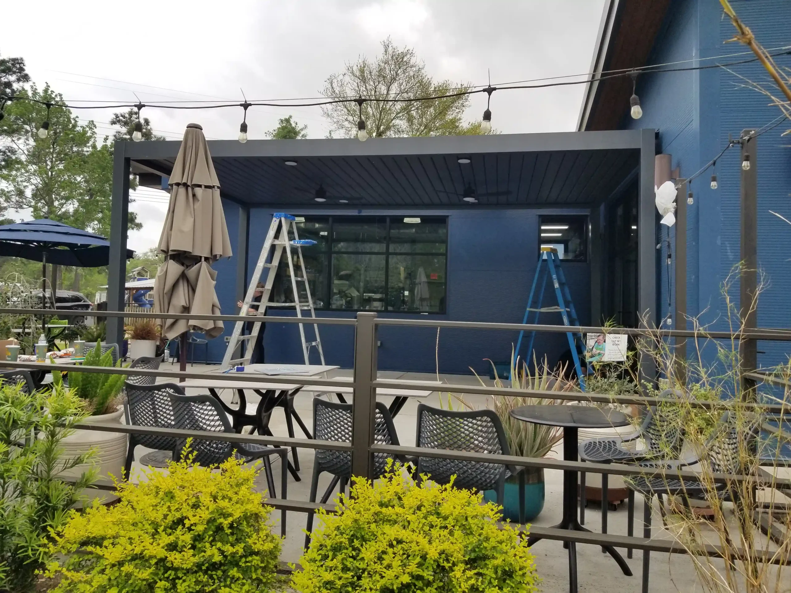 Café ZunZun Patio Lounge Installation of Pergola Picture 1